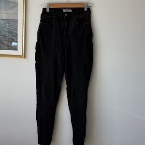 Forever 21 Classic Black Skinny Jeans